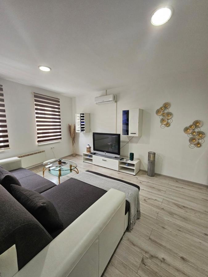 Apartment Aria ヴィンコヴツィ エクステリア 写真