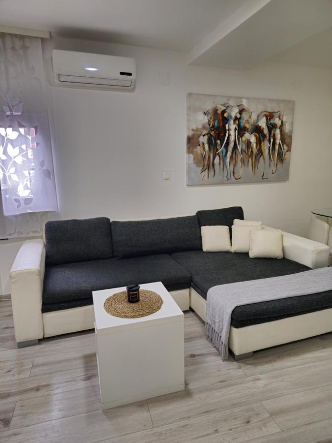 Apartment Aria ヴィンコヴツィ エクステリア 写真