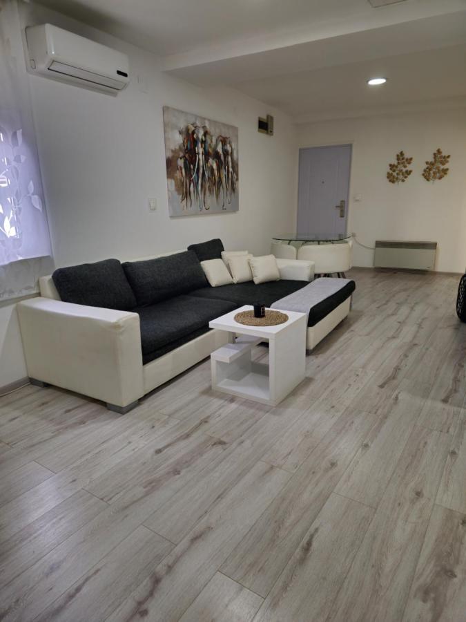 Apartment Aria ヴィンコヴツィ エクステリア 写真
