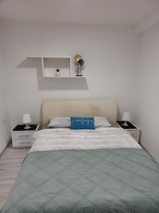 Apartment Aria ヴィンコヴツィ エクステリア 写真